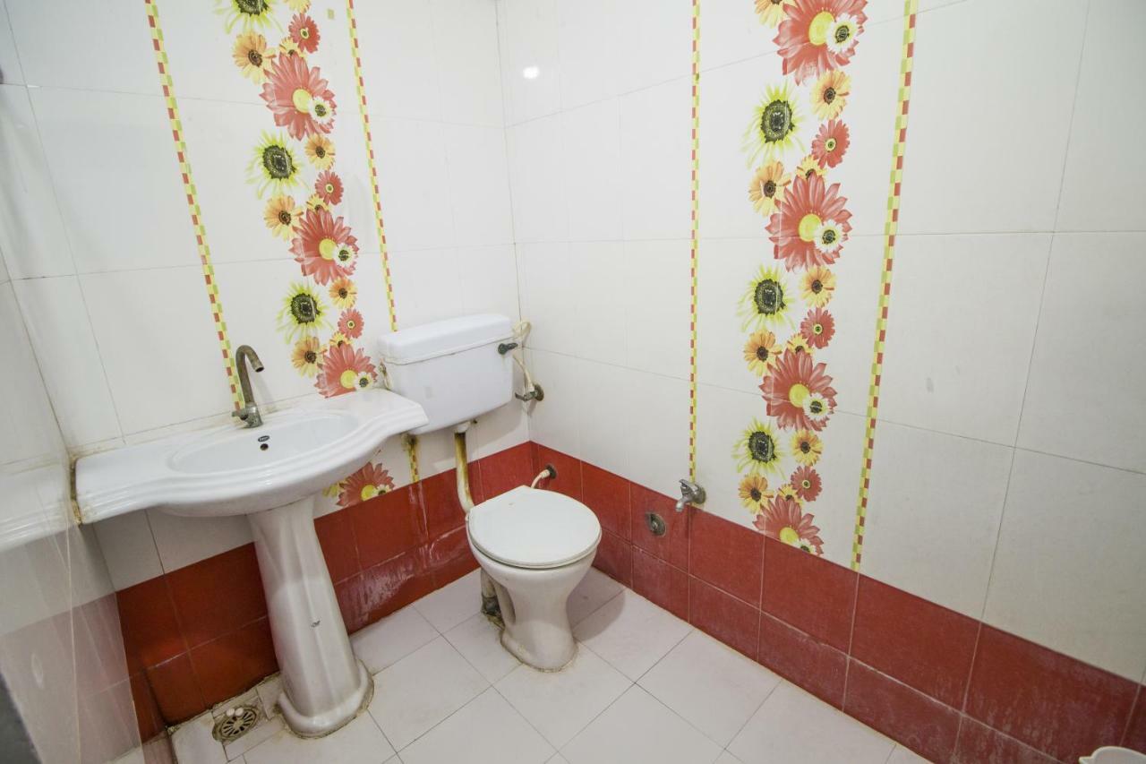 Hotel Gujarat Palace Ujjain Eksteriør bilde
