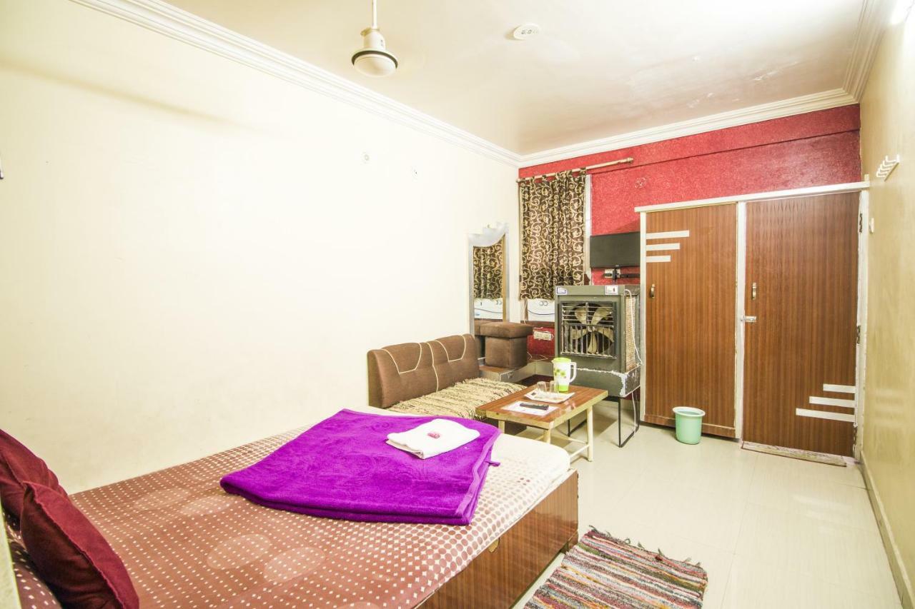 Hotel Gujarat Palace Ujjain Eksteriør bilde