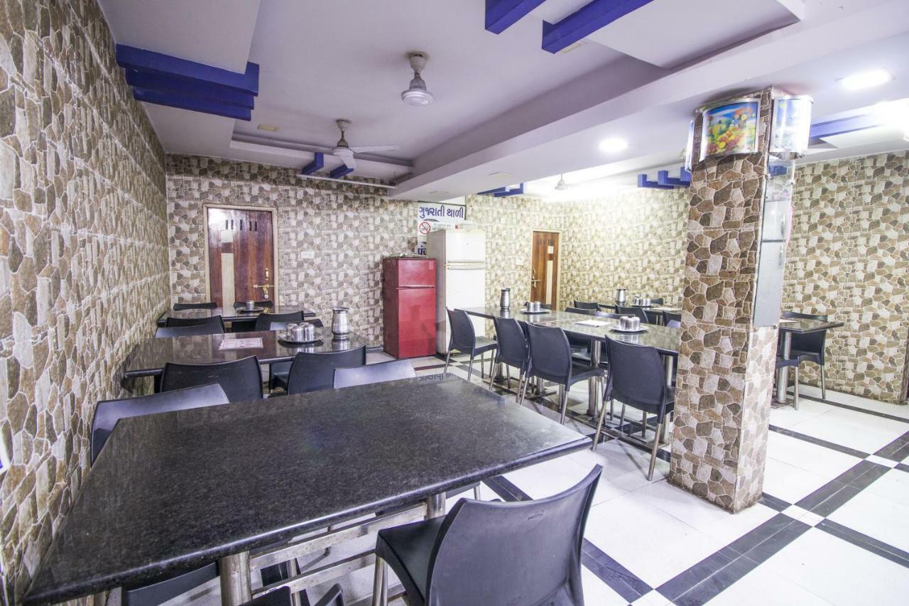 Hotel Gujarat Palace Ujjain Eksteriør bilde