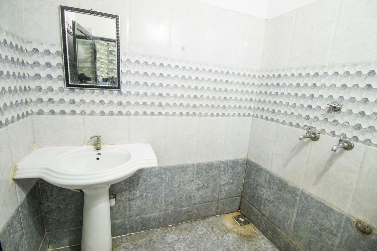 Hotel Gujarat Palace Ujjain Eksteriør bilde