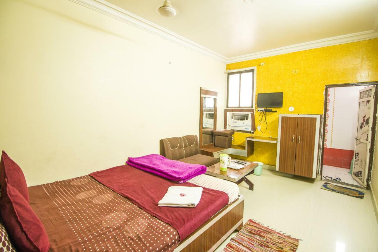 Hotel Gujarat Palace Ujjain Eksteriør bilde