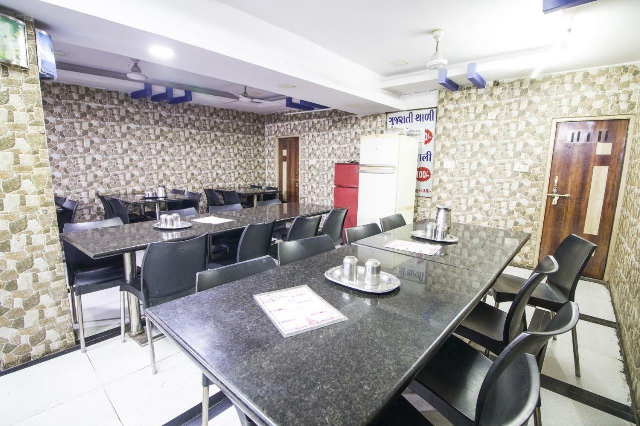 Hotel Gujarat Palace Ujjain Eksteriør bilde