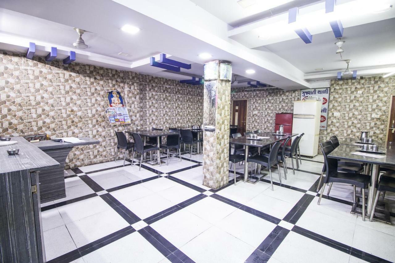 Hotel Gujarat Palace Ujjain Eksteriør bilde