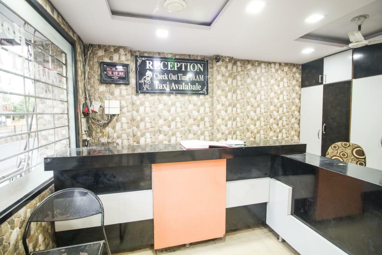 Hotel Gujarat Palace Ujjain Eksteriør bilde
