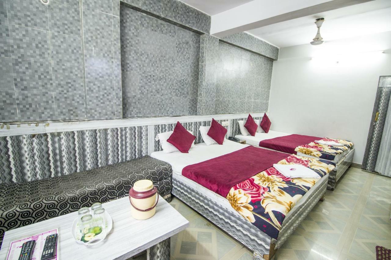 Hotel Gujarat Palace Ujjain Eksteriør bilde