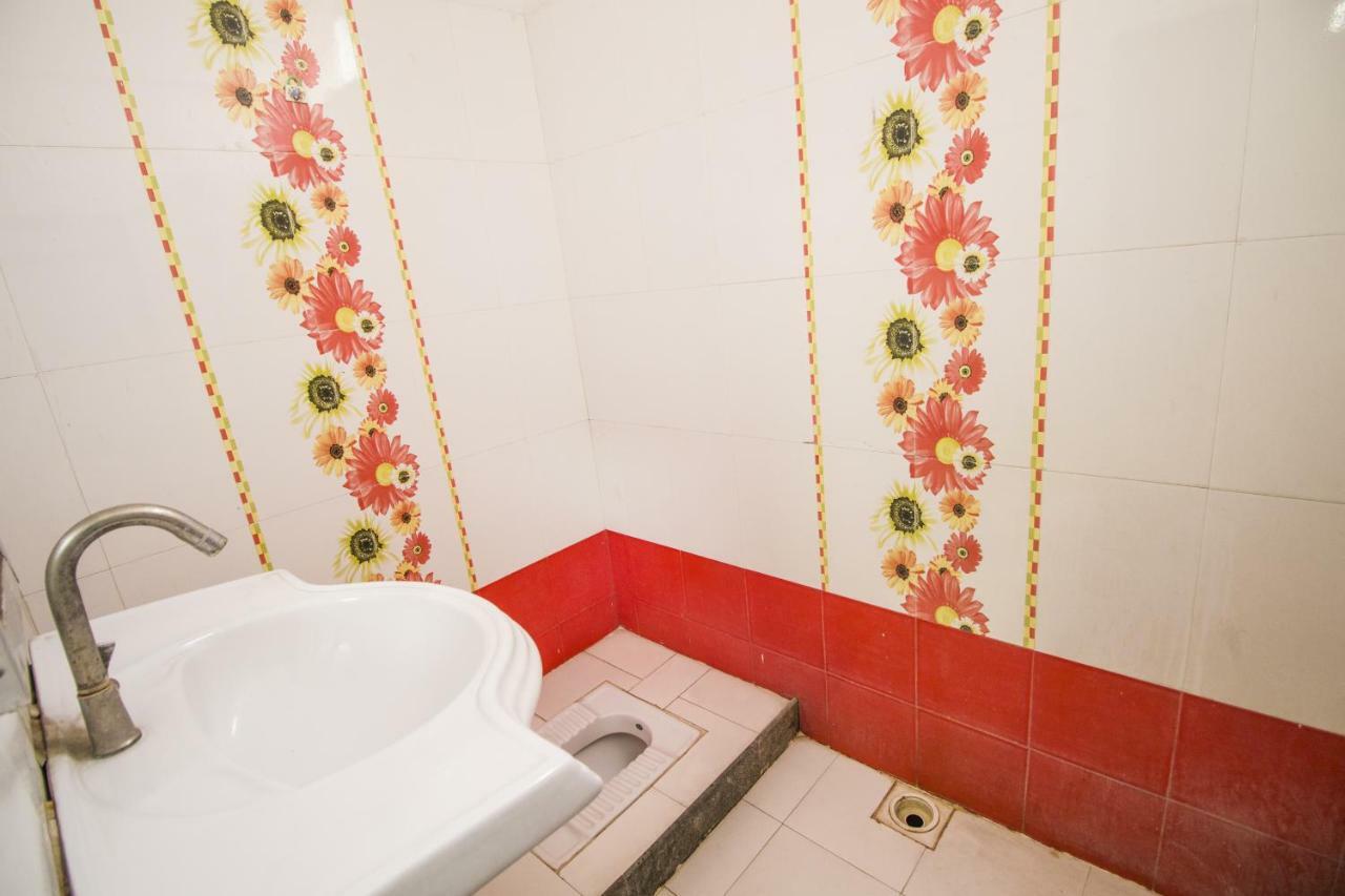 Hotel Gujarat Palace Ujjain Eksteriør bilde