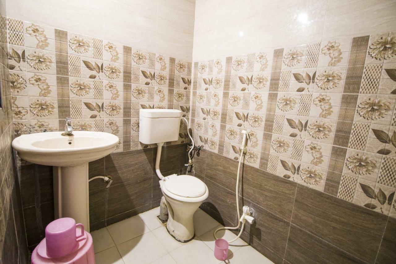 Hotel Gujarat Palace Ujjain Eksteriør bilde